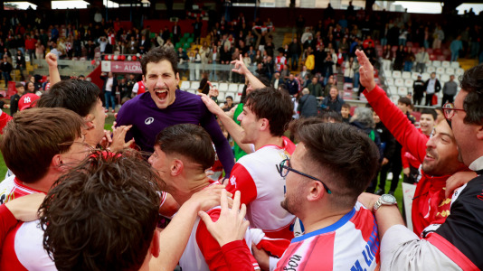 El Arosa SC celebra su ascenso a segunda RFEF