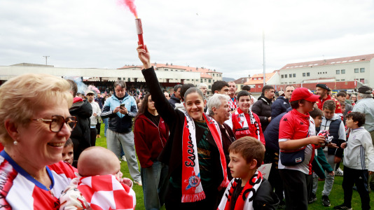 El Arosa SC celebra su ascenso a segunda RFEF