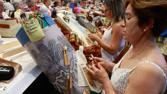 Encontro de palilleiras no pabellón de Vilanova de arousa