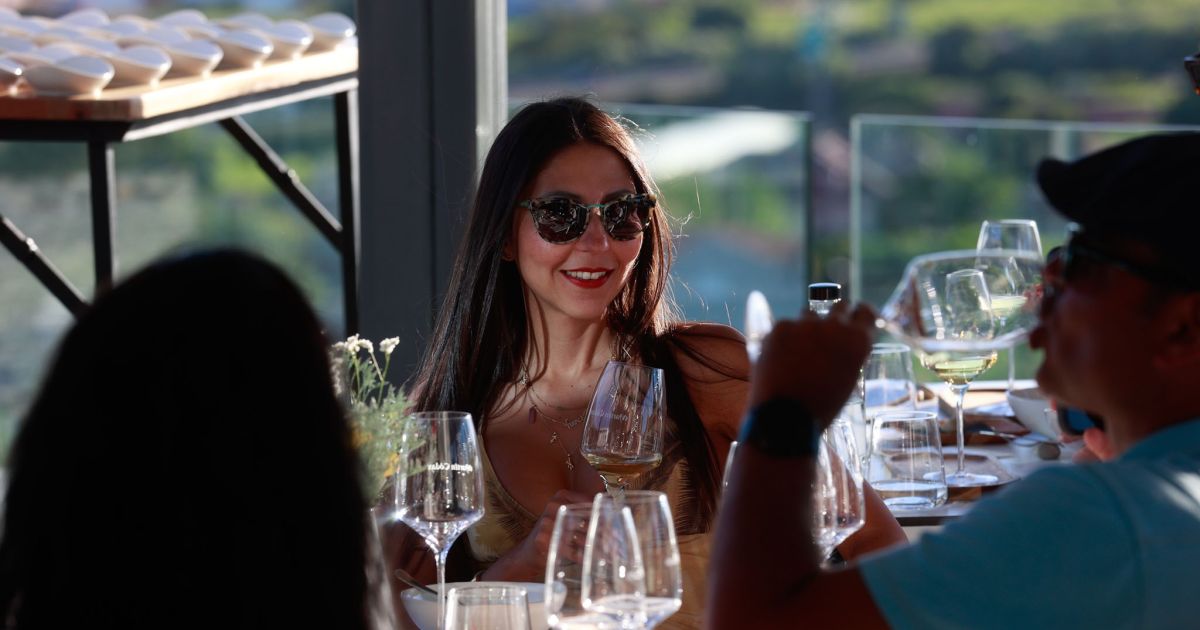 Una ruta en tren con sabor a vino para impulsar el enoturismo en O Salnés